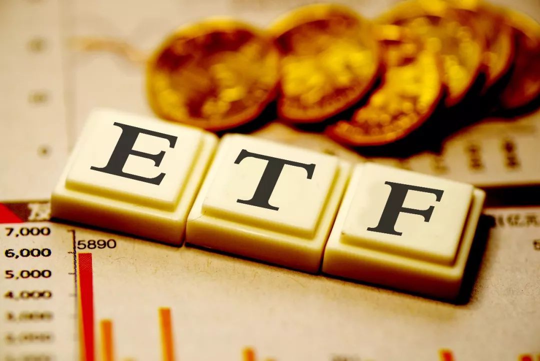 易方达创业板ETF重仓股新易盛涨717%